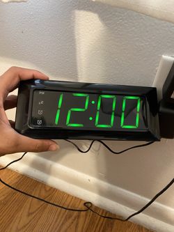 Insignia Alarm Clock 