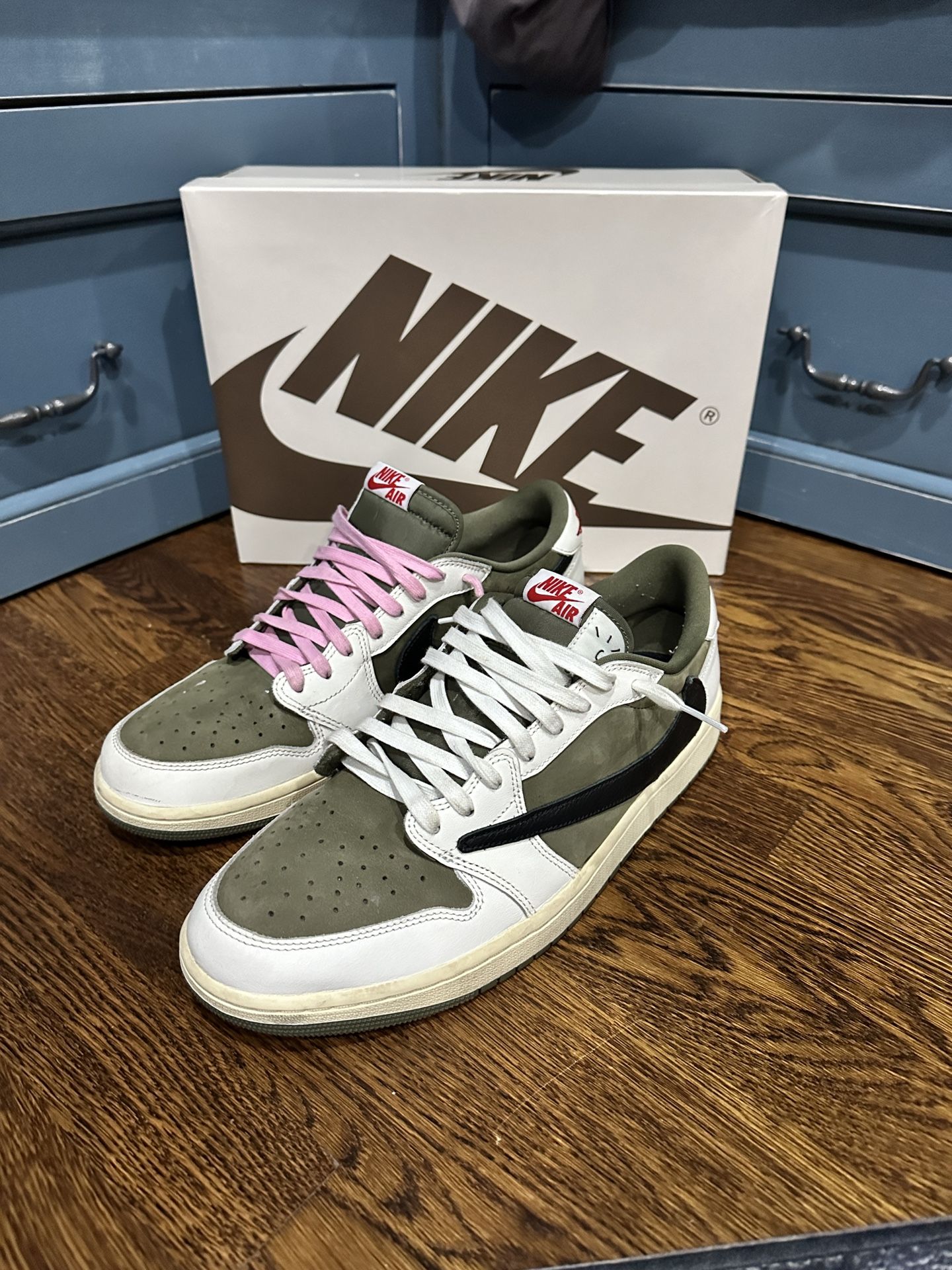 Jordan 1 Low Travis Scott Medium Olive