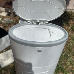 Dekor Diaper Pail Feet Activated Petal