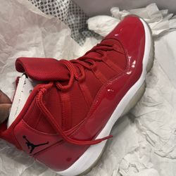 Jordan 11 Red
