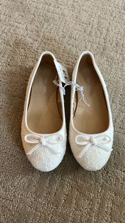 Girl dress up shoes. Brand new size 13