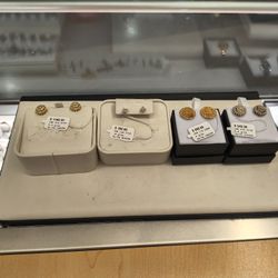 22k 10k Diamond Earrings Different Prices And Different Grams Layaway Available 10% Dwon If You Interested Please Make Sure You Ask For Maribel Thank 