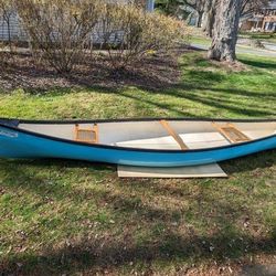 14' Fiberglass Canoe with Paddles