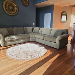 Broyhill Sectional Sofa