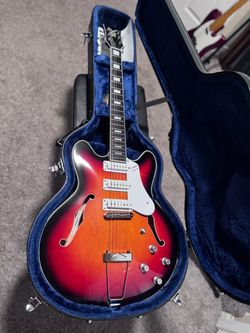 VOX Bobcat V90 Semi-Hollow Electric Guitar – Sunburst – Hard Case