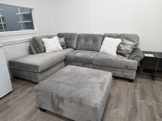 New Plush Gray Sectional w Ottoman