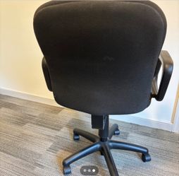 Rolling Office / Desk Chair (adjustable, swivel)