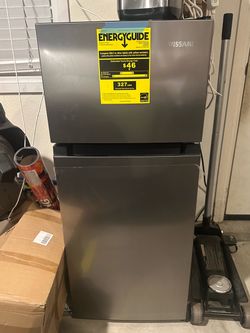 Vissani 4.5 cu. ft. mini fridge