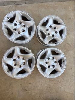 2004 Toyota Tacoma Wheels $400