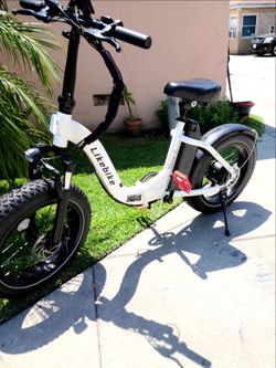 Bisicleta E. Likebike shine