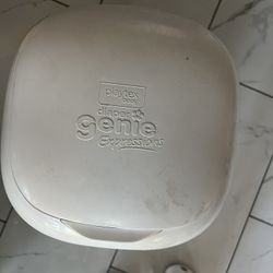 Genie diaper can
