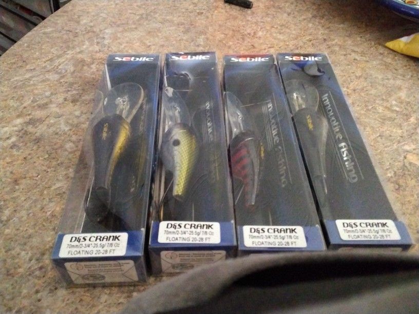 Sebile D&S Cranks 2 3/4 " 7/8 0Z Dives To 25' Assorted Paterns and Colors