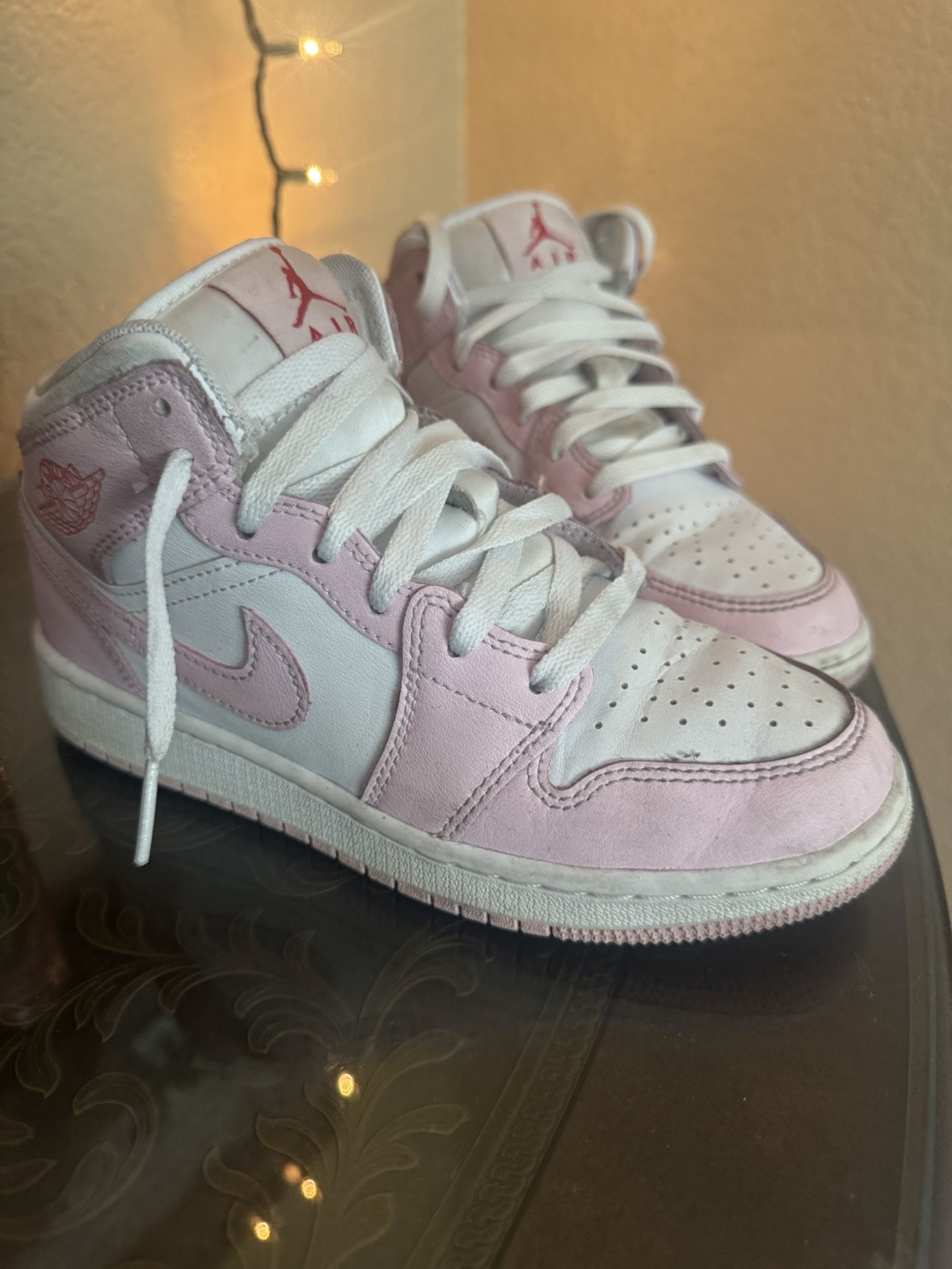 Air Jordan 1 Mid Big Kids' Shoes
