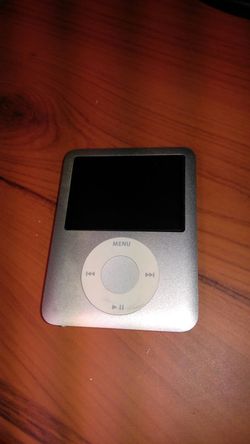 Apple iPod nano 8 GB Silver (3rd Generation)