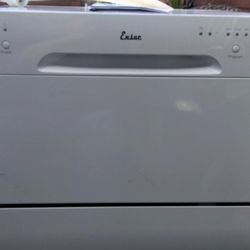   COUNTER TOP DISHWASHER BRAND NEW  WITH HOSES  EASY TO  CONECT 