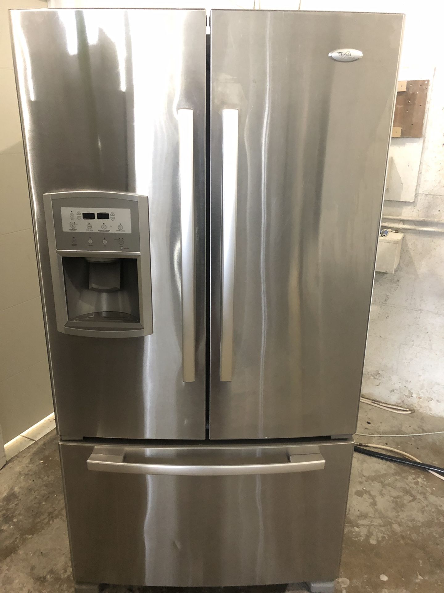 Whirlpool 36” French Door Fridge Nevera Refrigerador Refrigerator stainless steel.. good condition 90 days warranty. We delivery