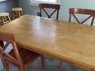 Dining table and 4 Chais