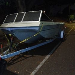 Boat And Trailer It's Like A 24 Ft Long 500$