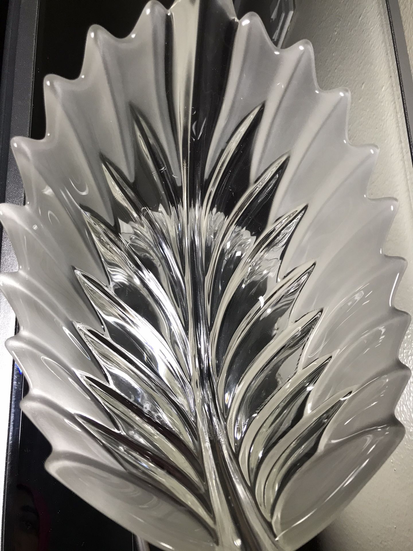 Glass Leaf Bowl