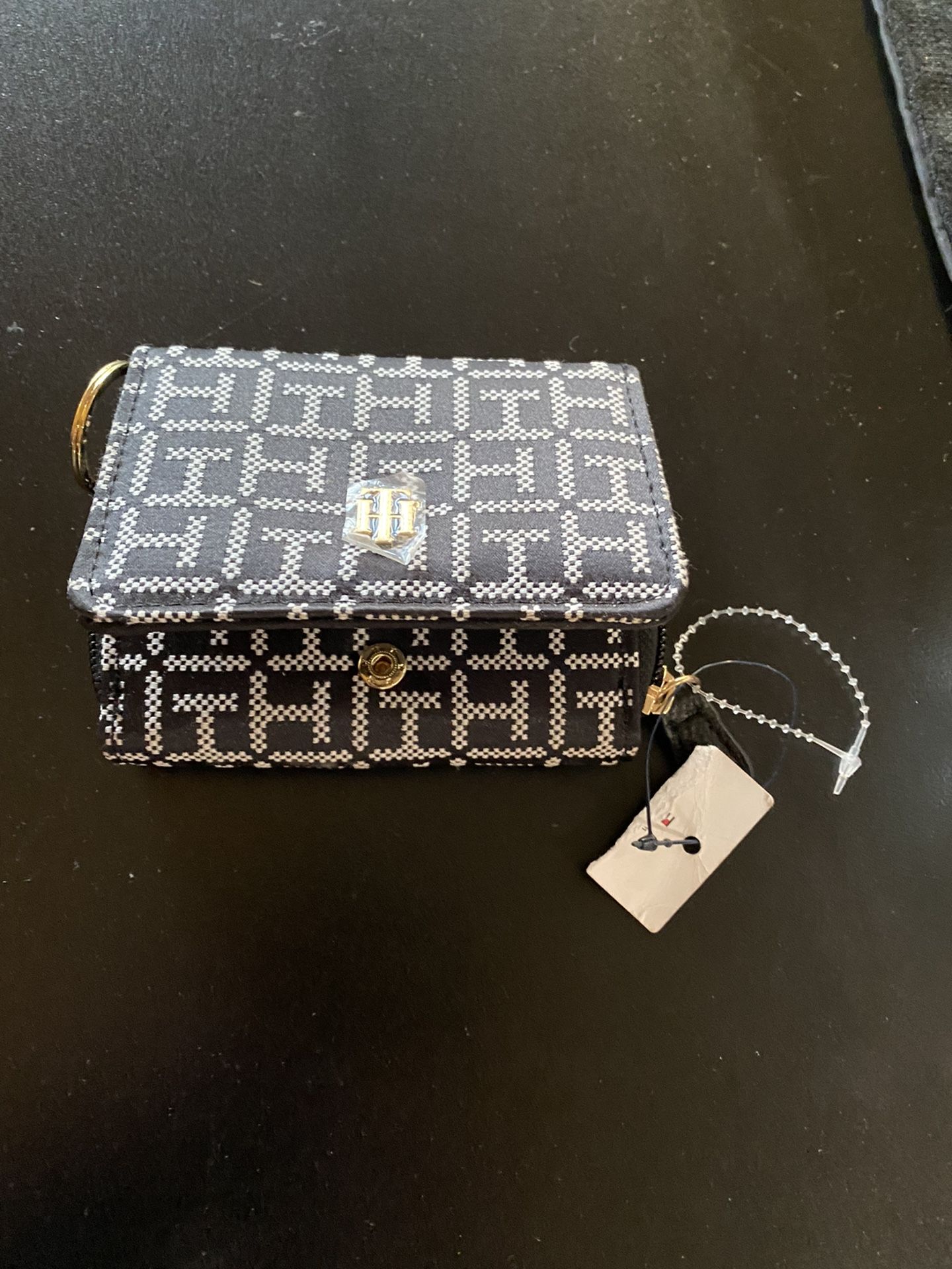 Tommy Hilfiger wallet NWT Black And White