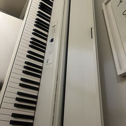 Korg G1 Air Electric Including Bench Piano 