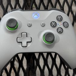 Official Microsoft Xbox One Wireless Grey / Green Controller