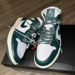 Jordan AJ 1 Mid 