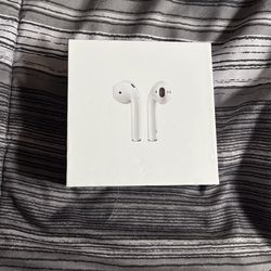 AirPods 2nd Generation With Wireless Charging Case