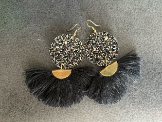 Homemade black and white earrings set