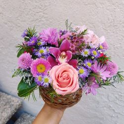 Fresh Flowers Arrangement For Mother's Day Birthday Graduation 
