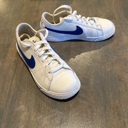 Kids NIKE BLAZER LOW tennis Shoes 1Y 