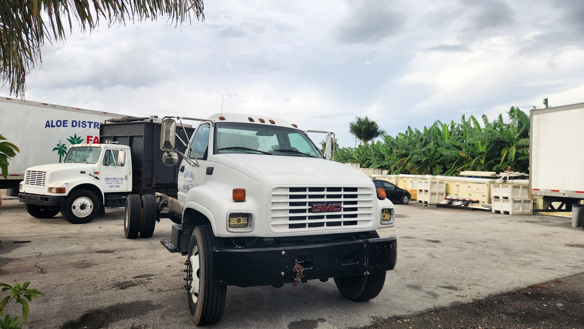 2000 GMC Commercial Truck