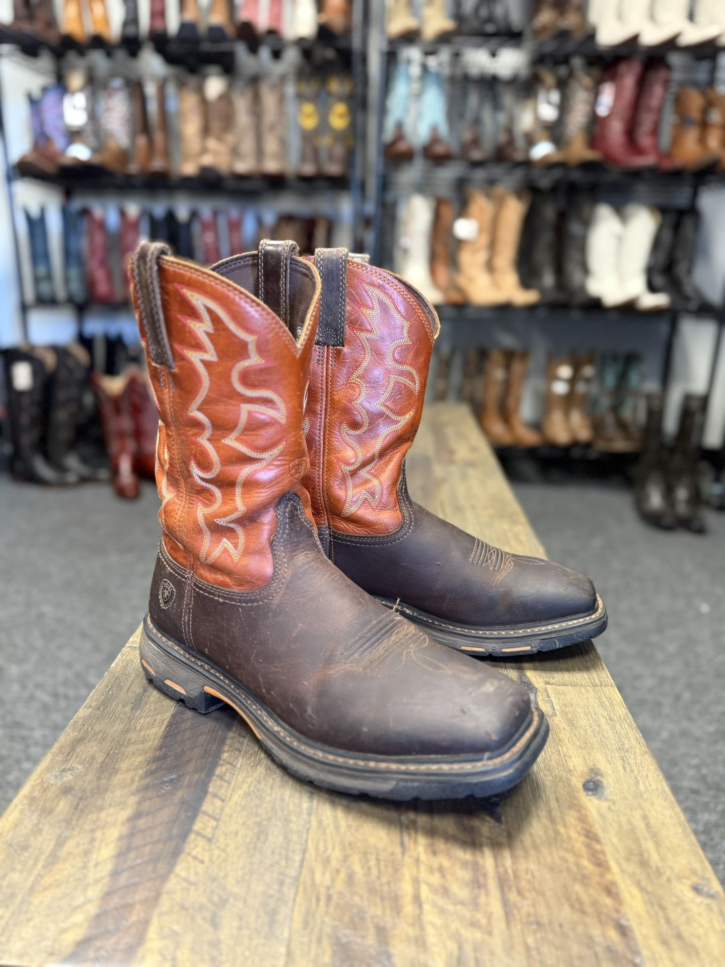 ARIAT MEN'S WORKHOG WESTERN WORK BOOTS - BROAD SQUARE TOE THE 10.5