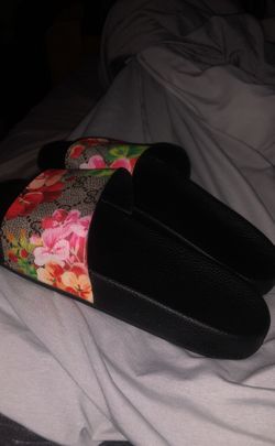 Gucci flip flops