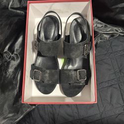 Black/Silver Iduna Vaneli Wedge Style Shoes $20