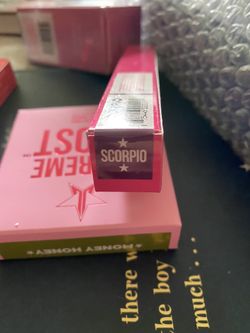 Scorpio lip liner