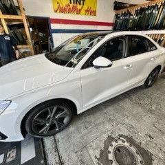 Auto Glass &@&×< Automotive Tint