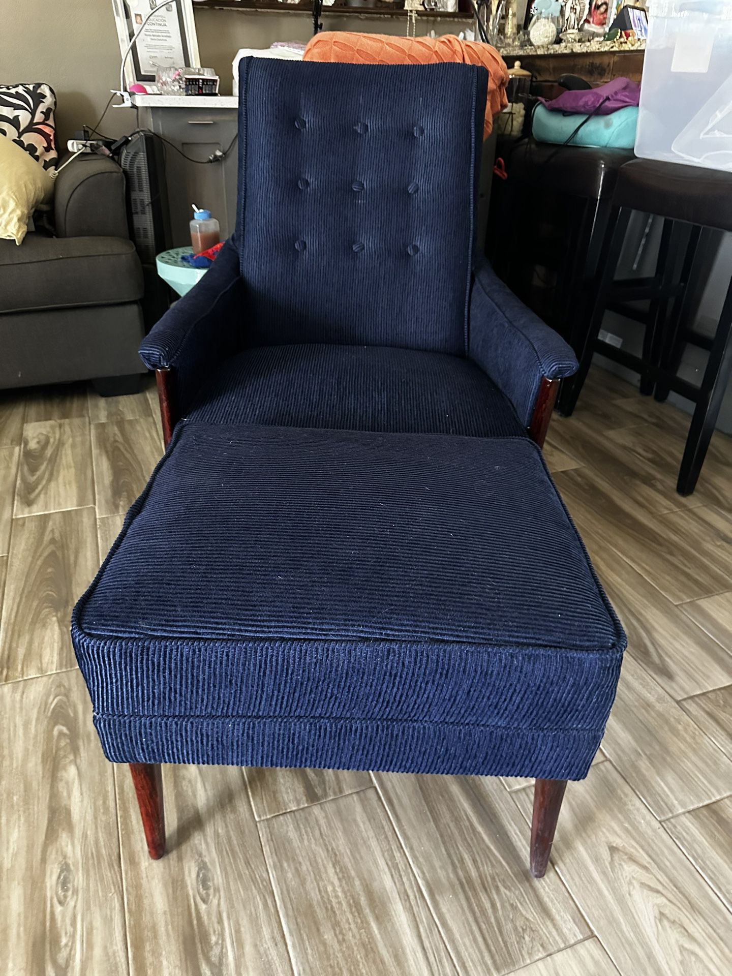 Chair Ottoman Combo 