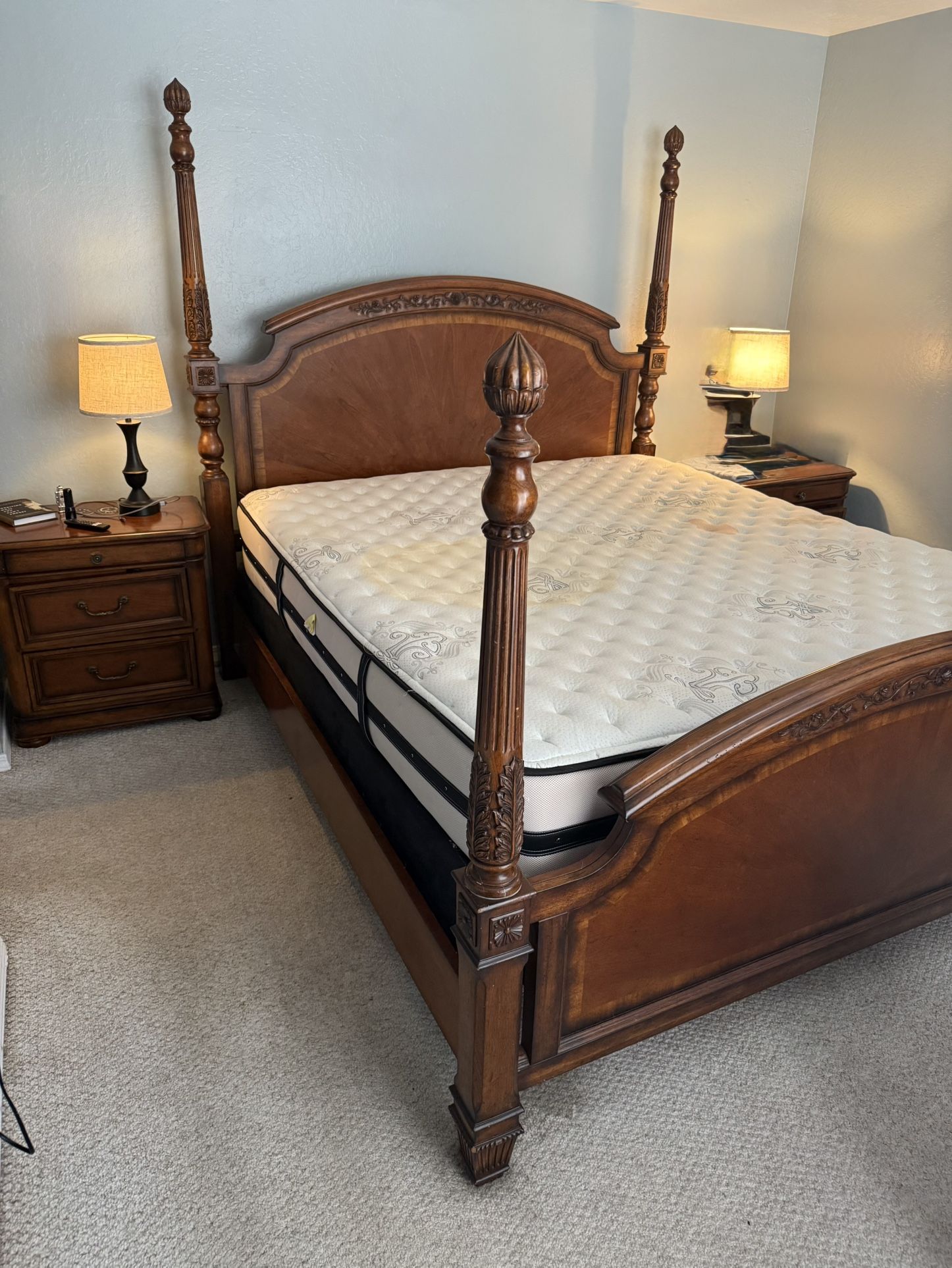Cali King 5 Piece Mahogany Bedroom Set With Mattress - OBO