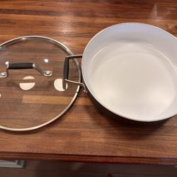 Brand New Calphalon Ceramic Non-Stick 3 quart sauté pan with glass lid. Great quality, would make a great Christmas gift. Located in Murray cash/Venmo