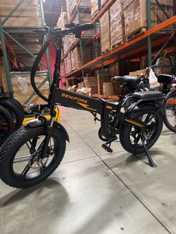 Folding electric bicycle