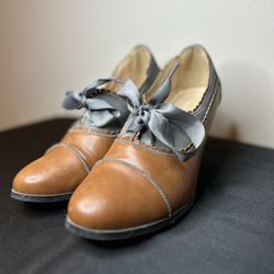 Chase & Chloe - Women's Classic Lace Up Kitten Mid-Heel Round Toe Oxfords - Size 8.5