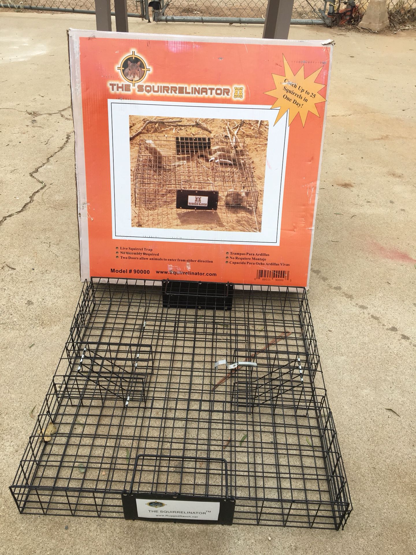 Squirrelinator live squirrel trap for Sale in Perris, CA - OfferUp