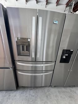 Refrigerator 