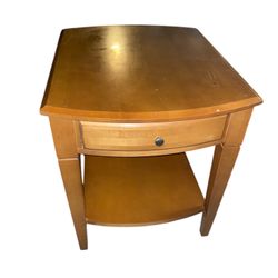 Ethan Allen elements, maple side Table 
