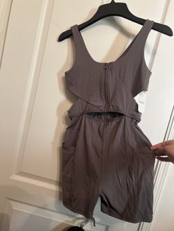 NWT 🏷️ Forever 21 Charcoal Grey Zip Up Cut Out Sexy Activewear Short Romper ☑️