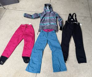 Women Size XS Snow / Ski Clothing. Winter Jackets Pants And Bibs 