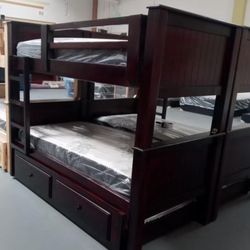 Triple bunk bed with mattress included