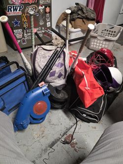 Girls Jrhigh/High School Softball Gear