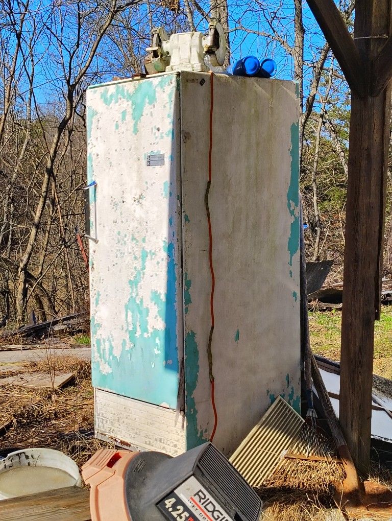 Frigidaire Fridge/ This Is An Antique It's The Turquoise Color Under Paint  